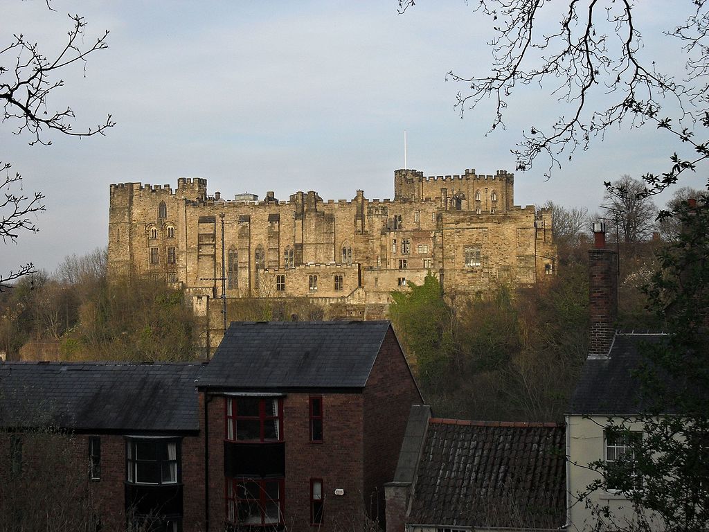Durham_Castle_(27999239856).jpg