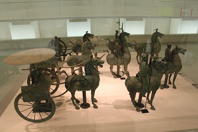 Eastern_Han_Bronze_Cavalry_and_Chariots1.JPG