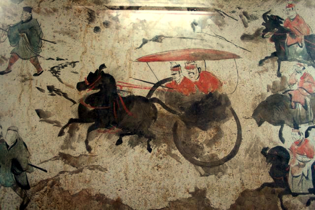 Eastern_Han_Dynasty_tomb_fresco_of_chariots,_horses,_and_men,_Luoyang_2.jpg