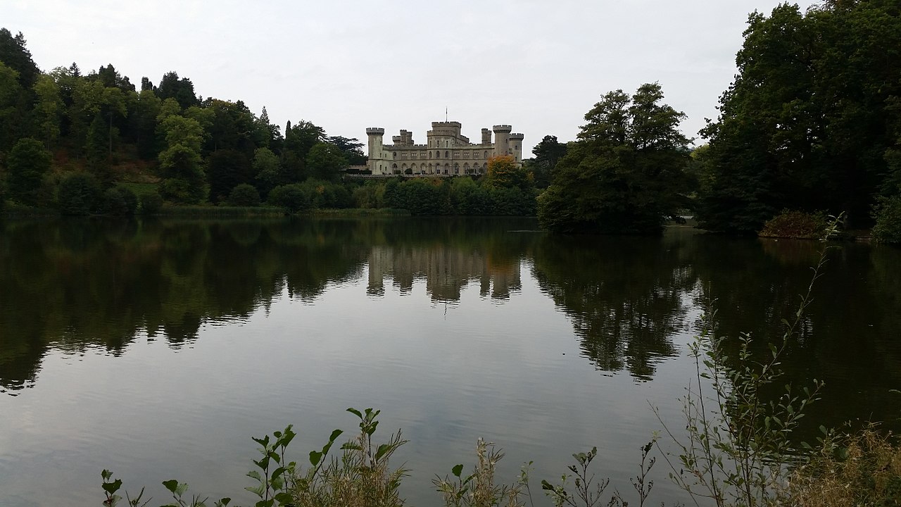 Eastnor_Castle_from_across_the_lake.jpg