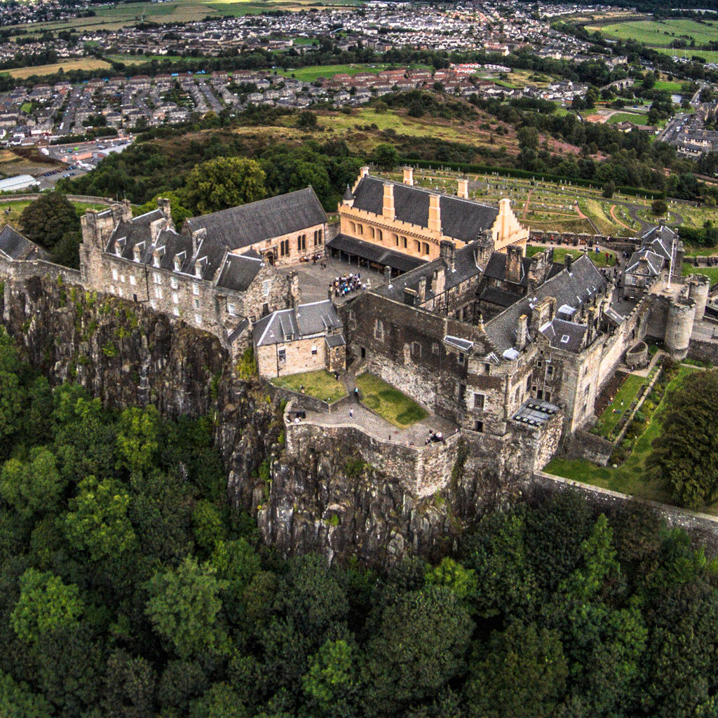 EDI-stirling-castle-la-memoire-du-passe-1_1-1024x1024.jpg