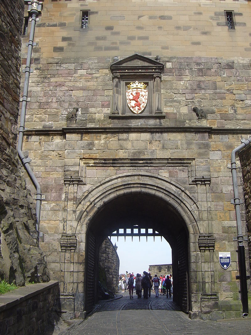 Edinburgh_Castle_DSC05064.JPG