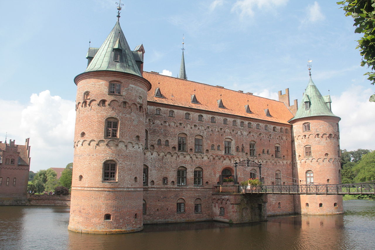 Egeskov2.jpg