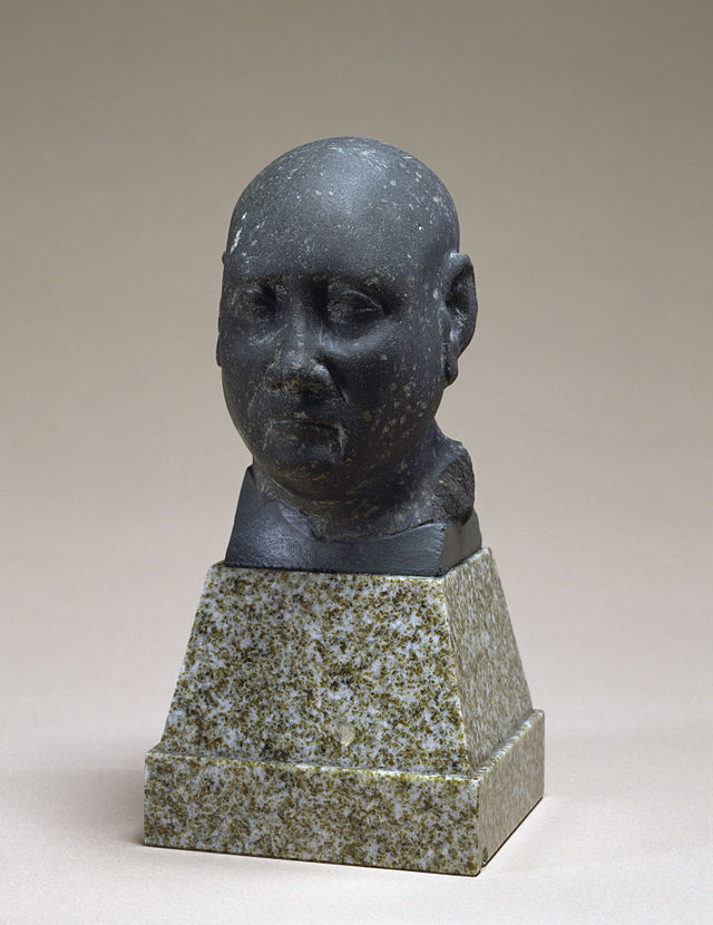 Egyptian_-_Head_of_a_Priest_-_Walters_2263.jpg