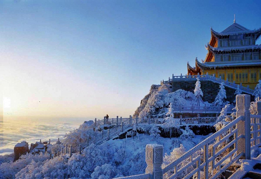 emei-shan-mountains_2.jpg