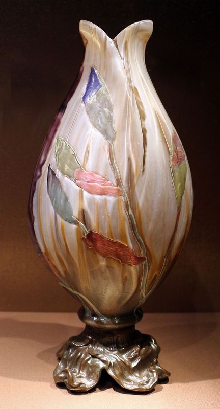 Emile_gallé,_vaso_bocciolo_d'iris,_1899-1900_ca.jpg