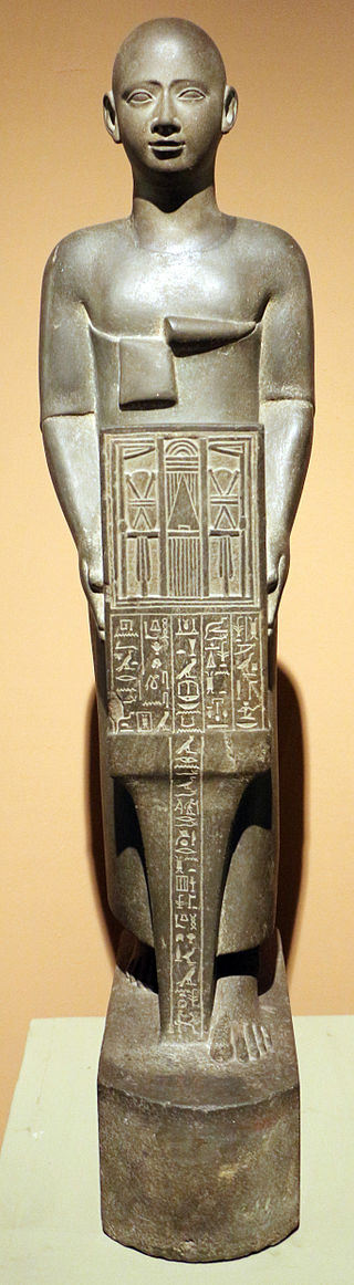Epoca_tarda,_XXVII_dinastia,_statua_di_henat,_sacerdote_della_dea_neith_a_sais,_525-359_ac_ca.JPG