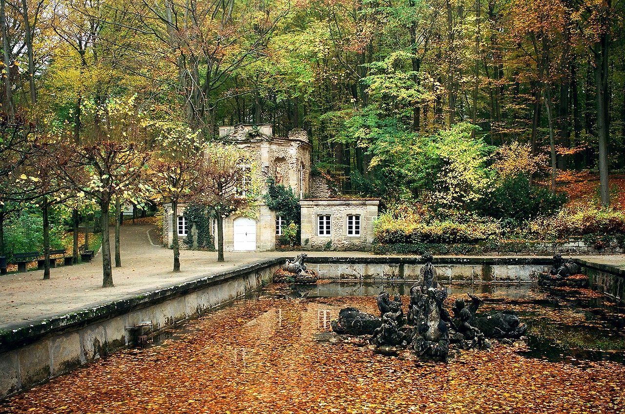 Eremitage_(Bayreuth),_Untere_Grotte_und_Eremitage_des_Markgrafen_Friedrich.jpg