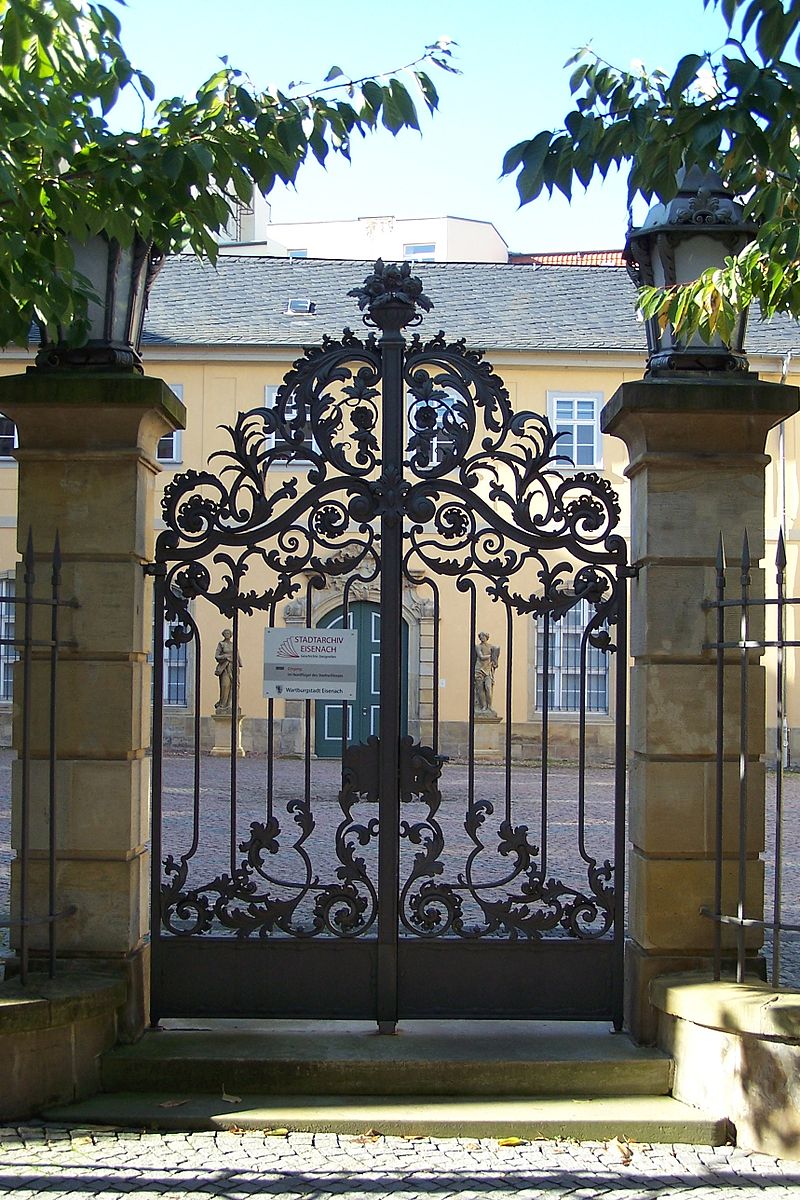 ESA_Schlosshof_Bild1.jpg