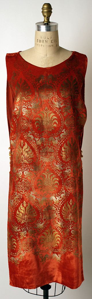 Evening_dress_MET_1991.187.3_F.jpg
