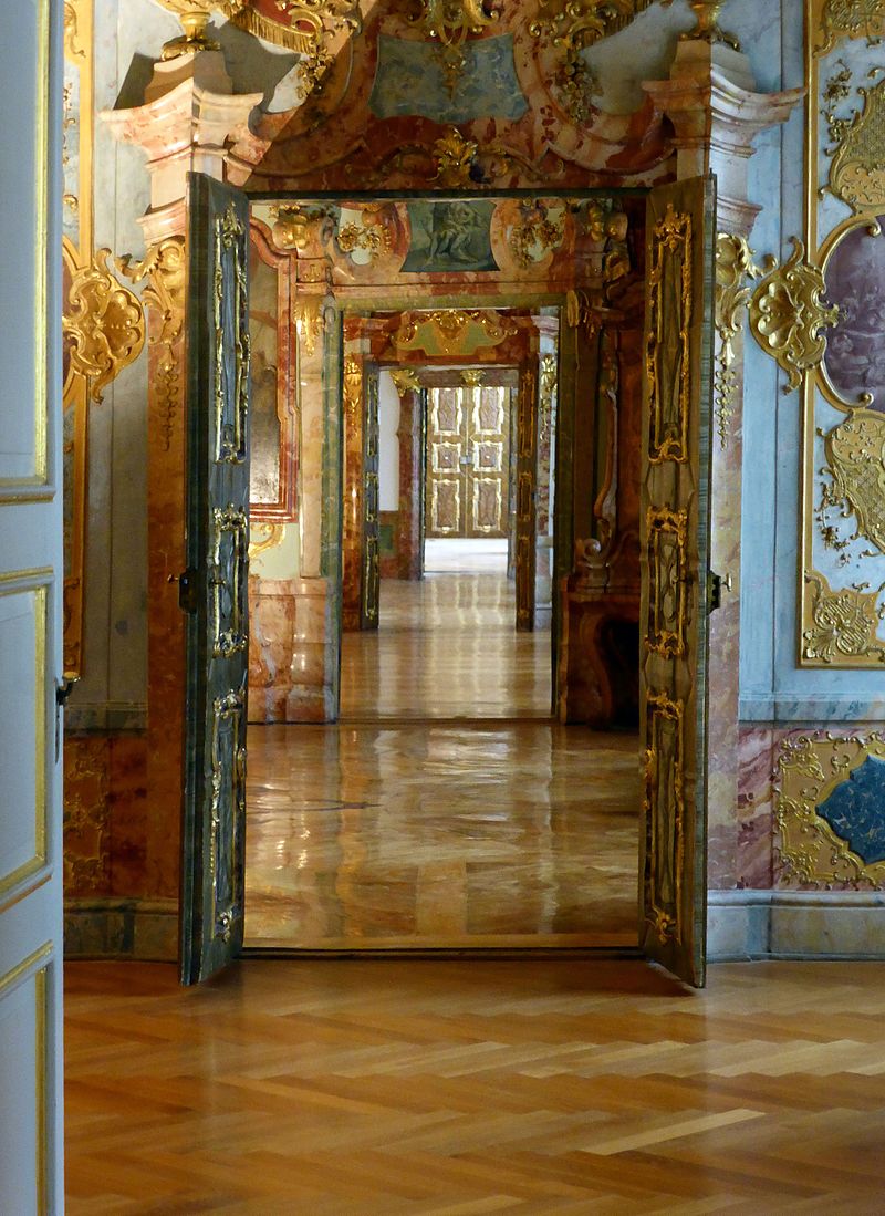 Fürstäbtliche_Residenz,_Türen_(7).jpg