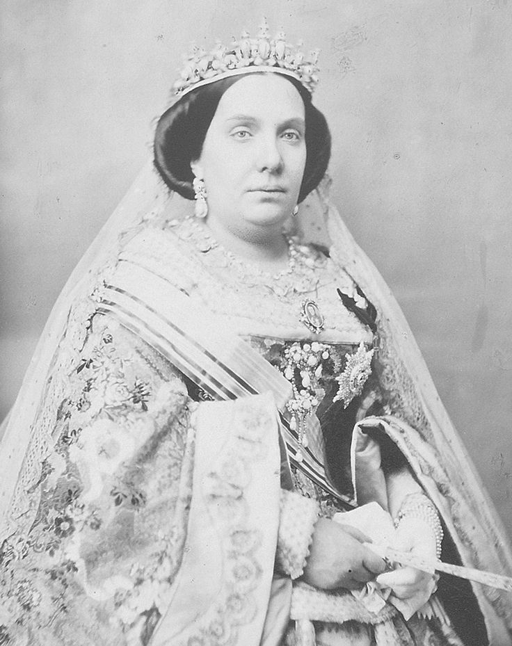 f001e03f234859d459797a28ca4e53b0--isabel-ii-royal-house.jpg