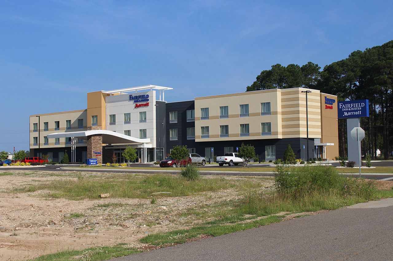 Fairfield_Inn_&_Suites_Marriott,_Douglas.jpg