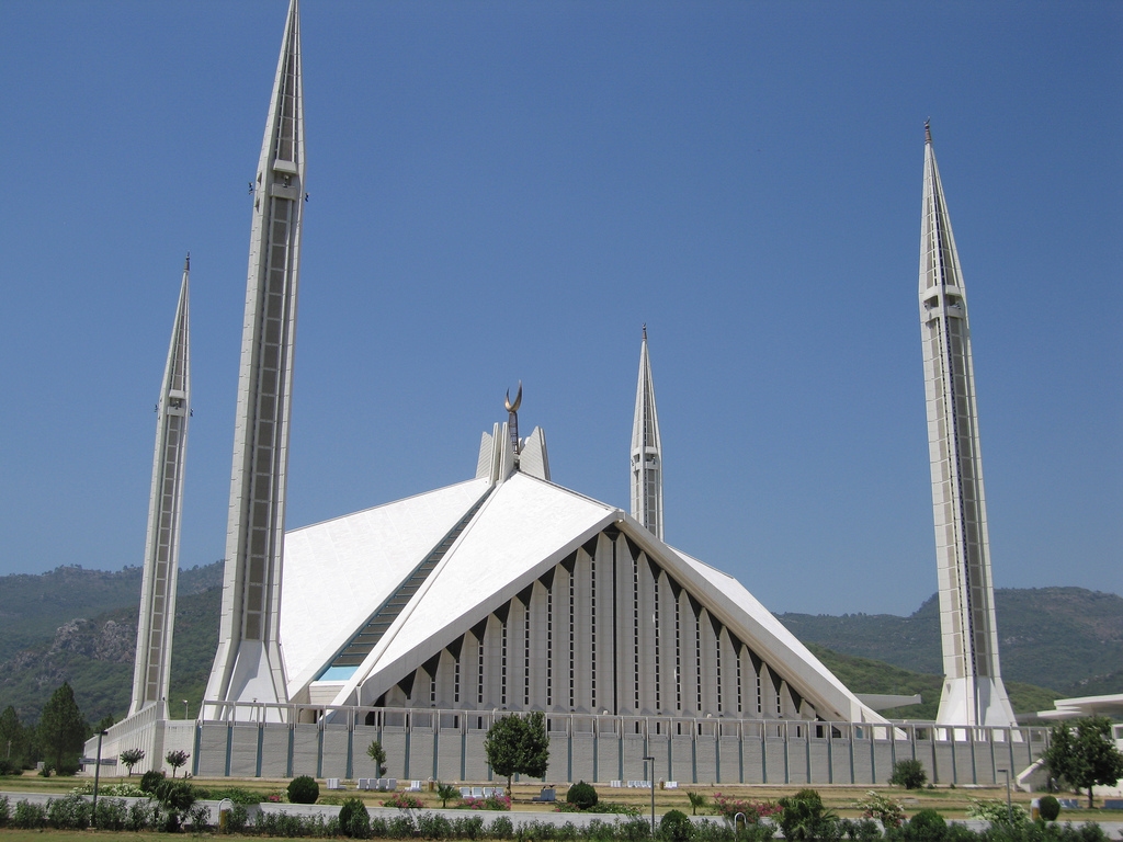 Faisal Mosque in Lahore - Pakistan.jpg