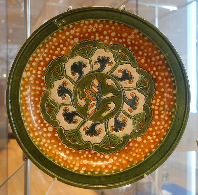 Footed_tray,_China,_Tang_dynasty,_c._675-750,_glazed_earthenware_-.JPG