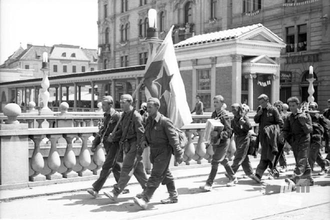 Foto Klaus Vladimir - Klis, hrani Muzej novejše zgodovine Slovenije.jpg