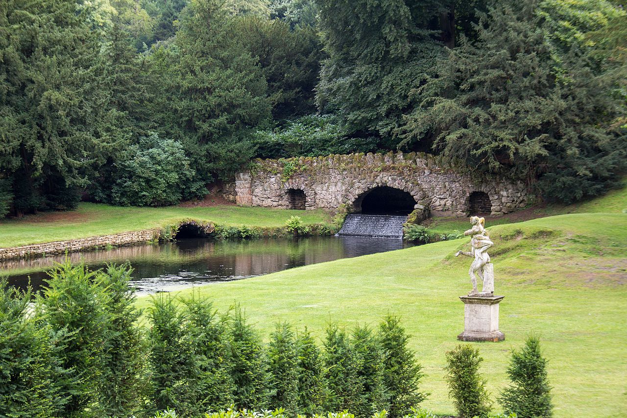 Fountains_Abbey_2016_047.jpg