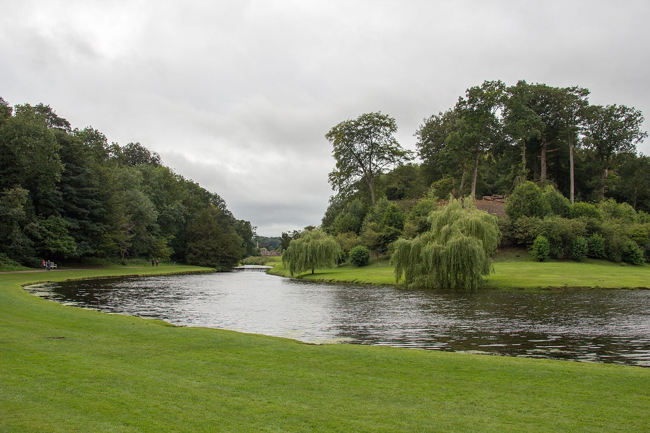 Fountains_Abbey_2016_077.jpg