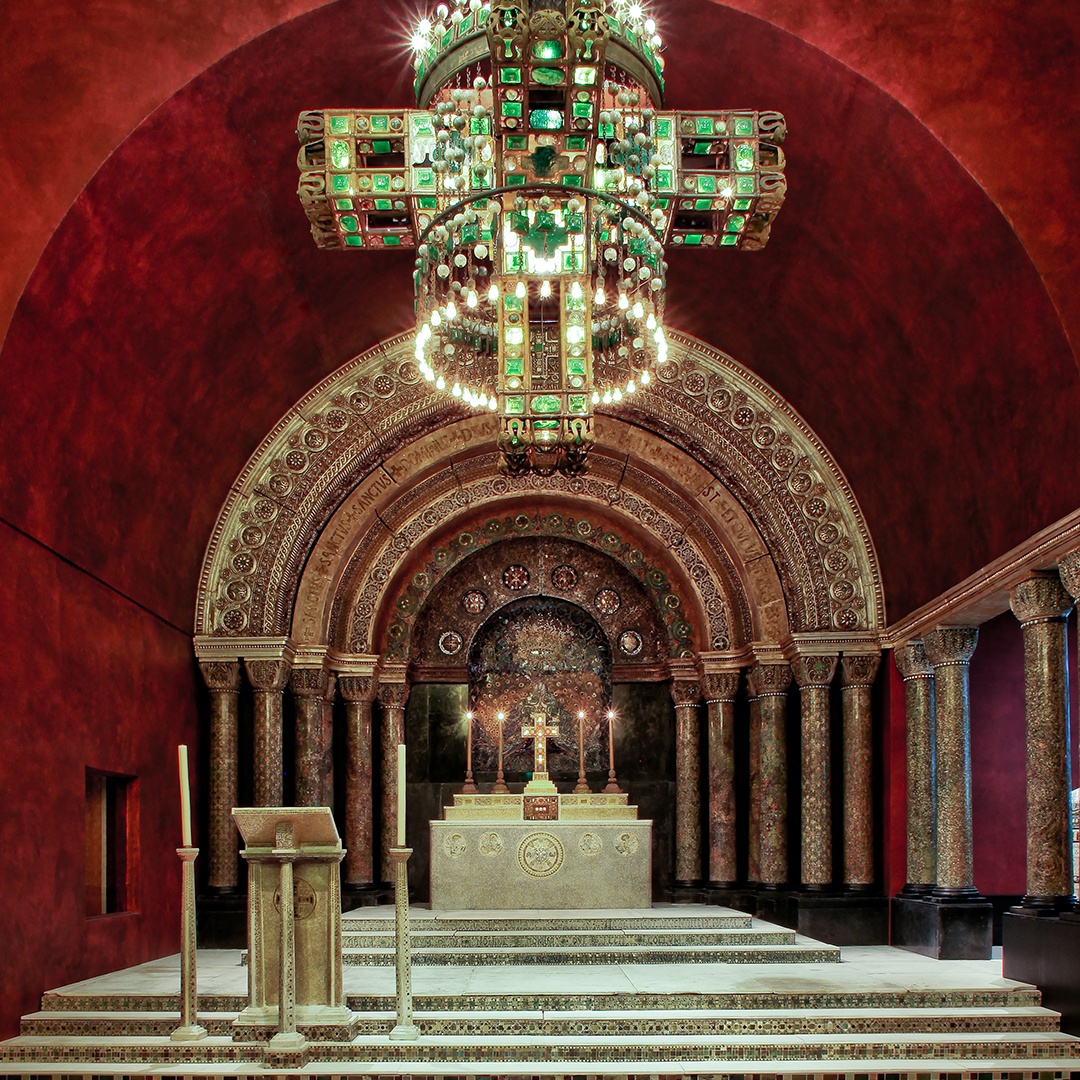 front-chapelWeb.jpg