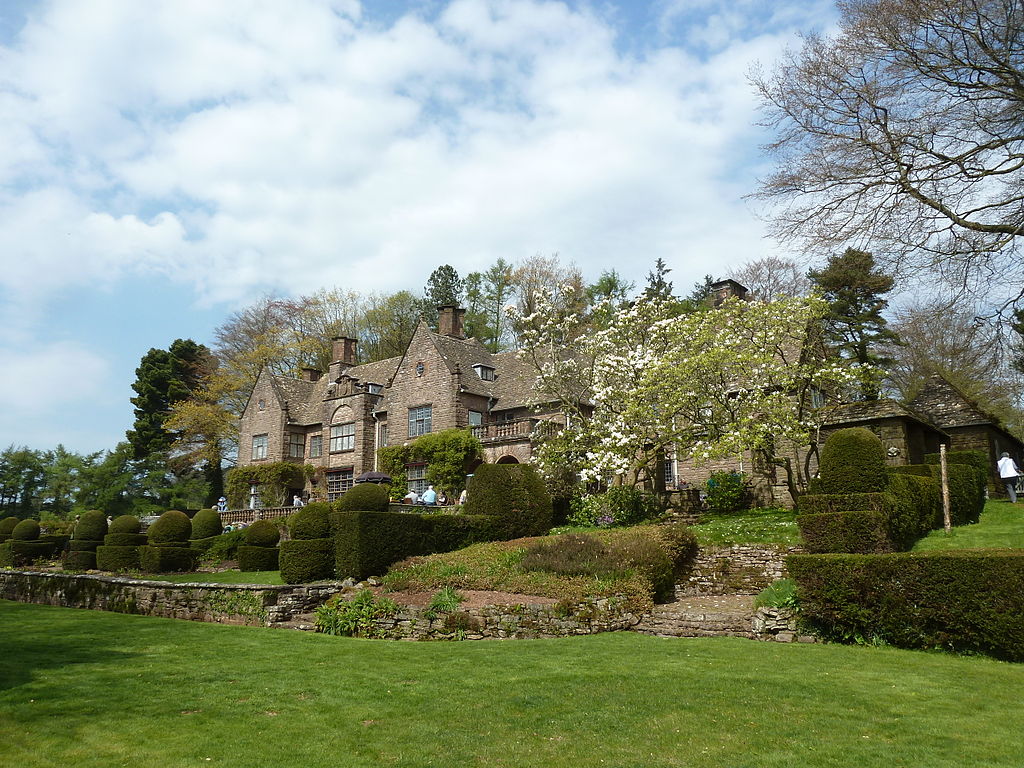 Gardens_and_house,_Wyndcliffe_Court.jpg