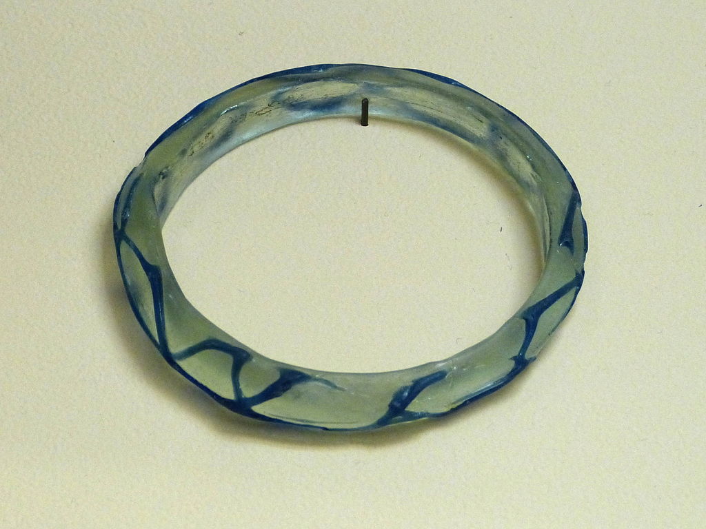 GBM_-_Latene_2b_Glasarmring.jpg