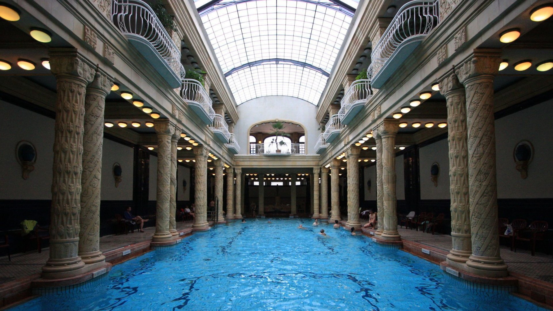 Gellért_Gyogyfurdo_-_Budapest.jpg