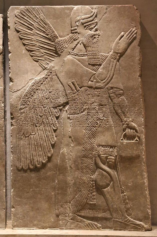 Genien,_Nimrud_870_v._Chr._Aegyptisches_Museum,_Muenchen-6.jpg