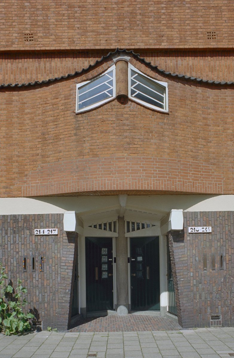 Gevel,_voordeur_-_Amsterdam_-_20320128_-_RCE.jpg
