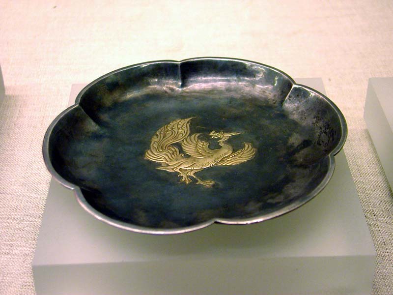 Gilt_hexagonal_silver_plate_with_a_phoenix_pattern.jpg