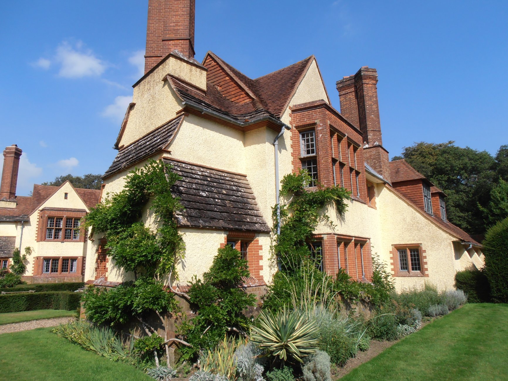Goddards-Copyright-Rebecca-Lilley-2014.jpg