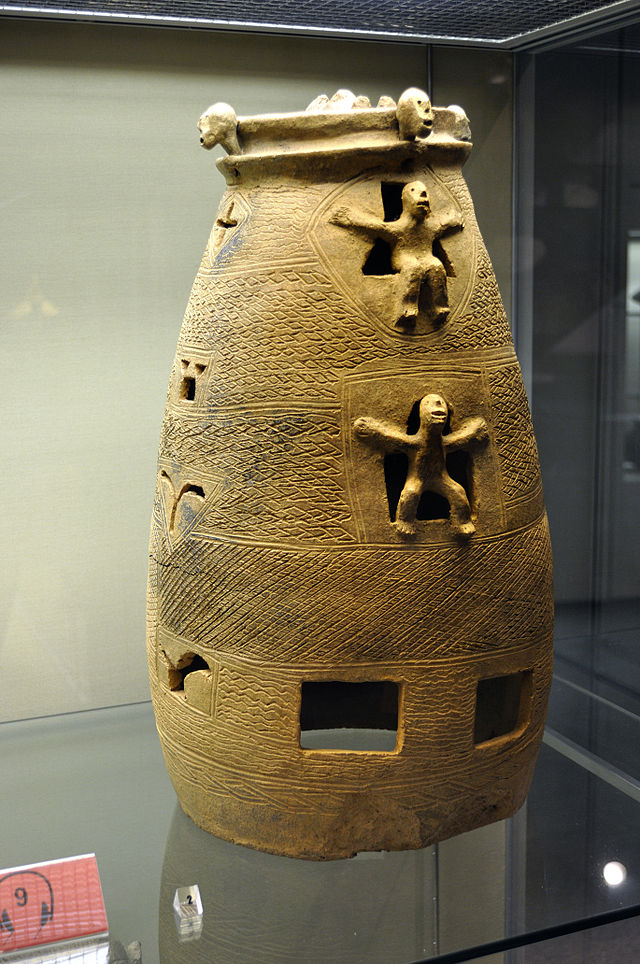 Grabstele_der_Woyo,_Hetjens-Museum_Düsseldorf_(DerHexer).JPG