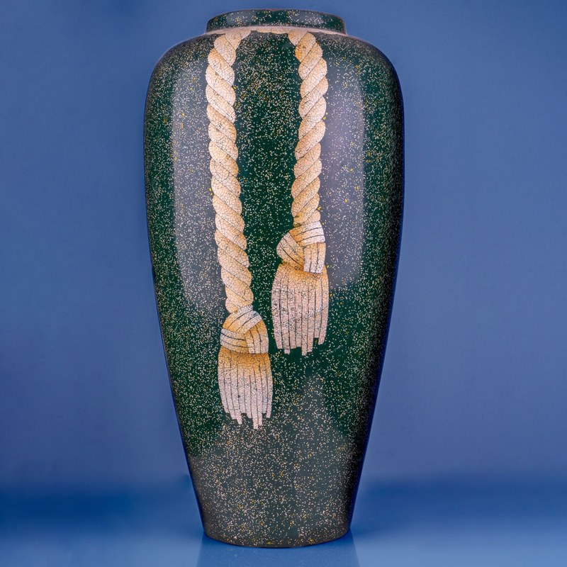 green-vase-blue-square.jpg