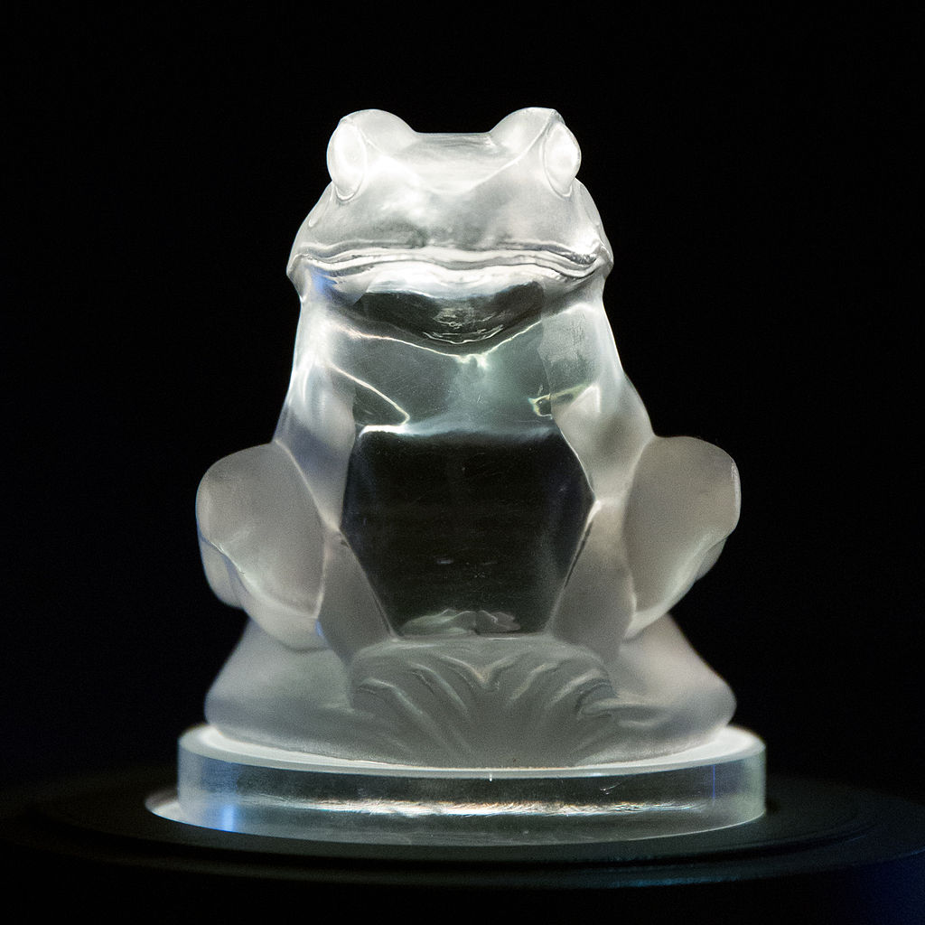 Grenouille_1_by_Rene_Lalique_Toyota_Automobile_Museum.jpg