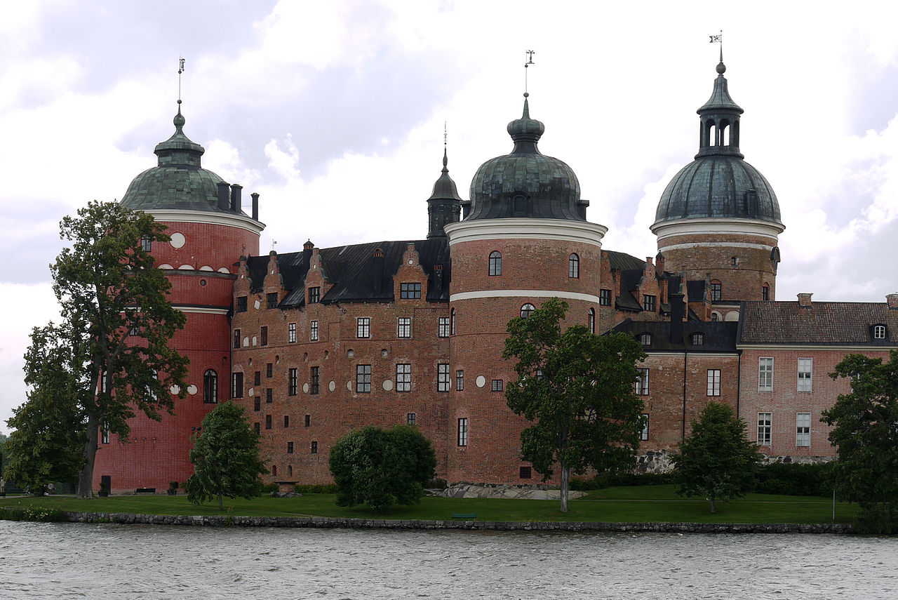 Gripsholms_slott_view2.jpg