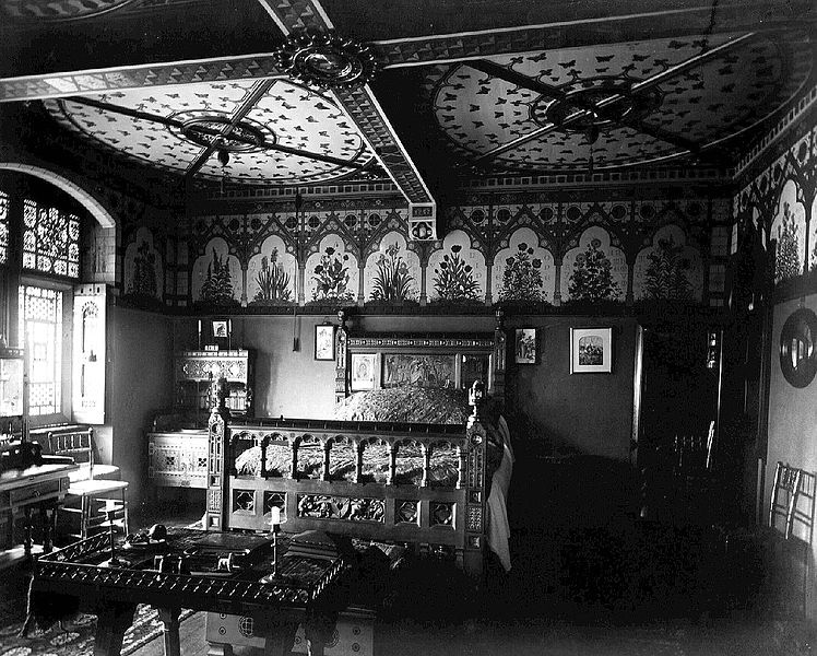 Guest_bedroom,_Tower_House.jpg
