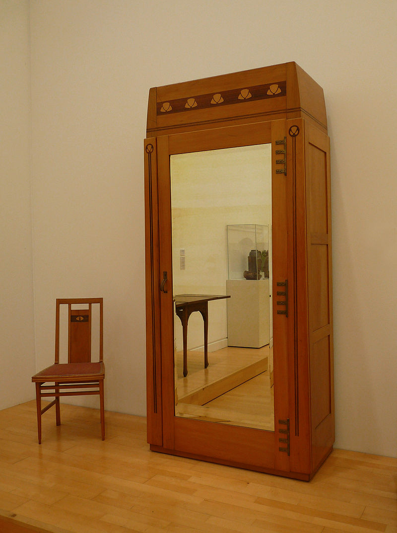 Gustave_Serrurier-Bovy-Chaise_et_armoire.jpg