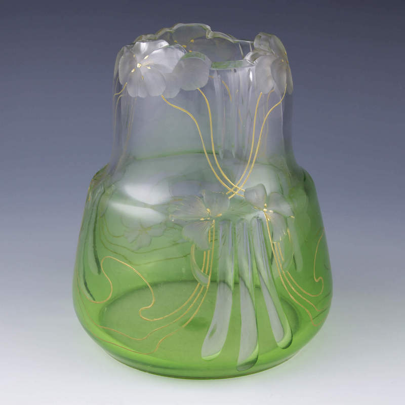 harrach-vase-g.jpg