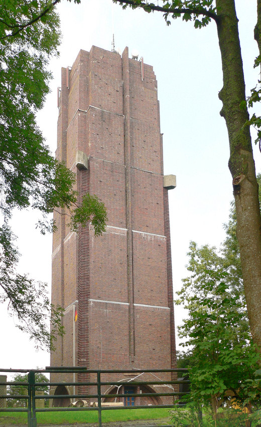 Hohenkirchen_Wasserturm.jpg