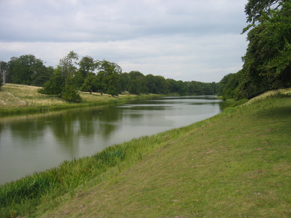 Holkham_Lake_-_geograph.org.uk_-_1460581.jpg