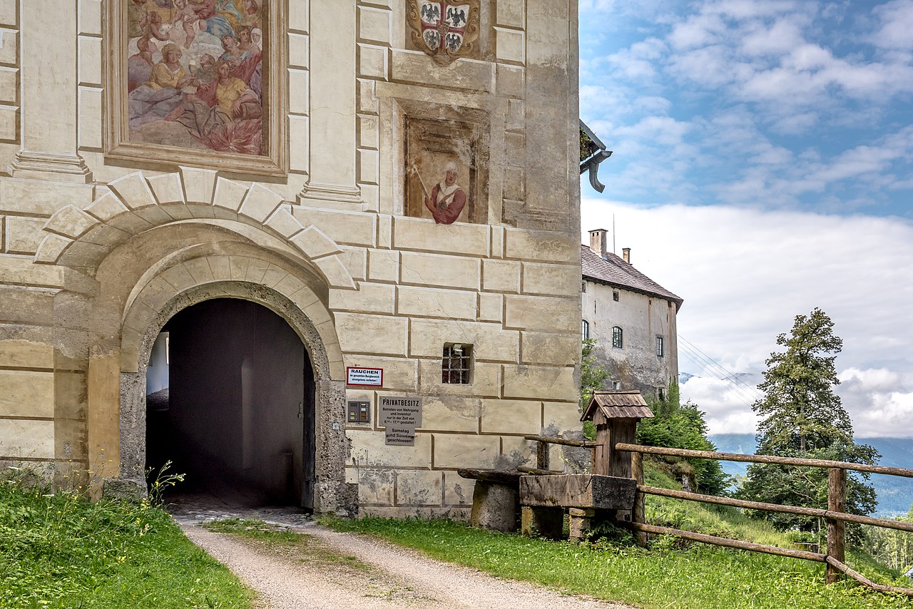 Hollenburg_Toranlage_N-Ansicht_13072018_3903.jpg