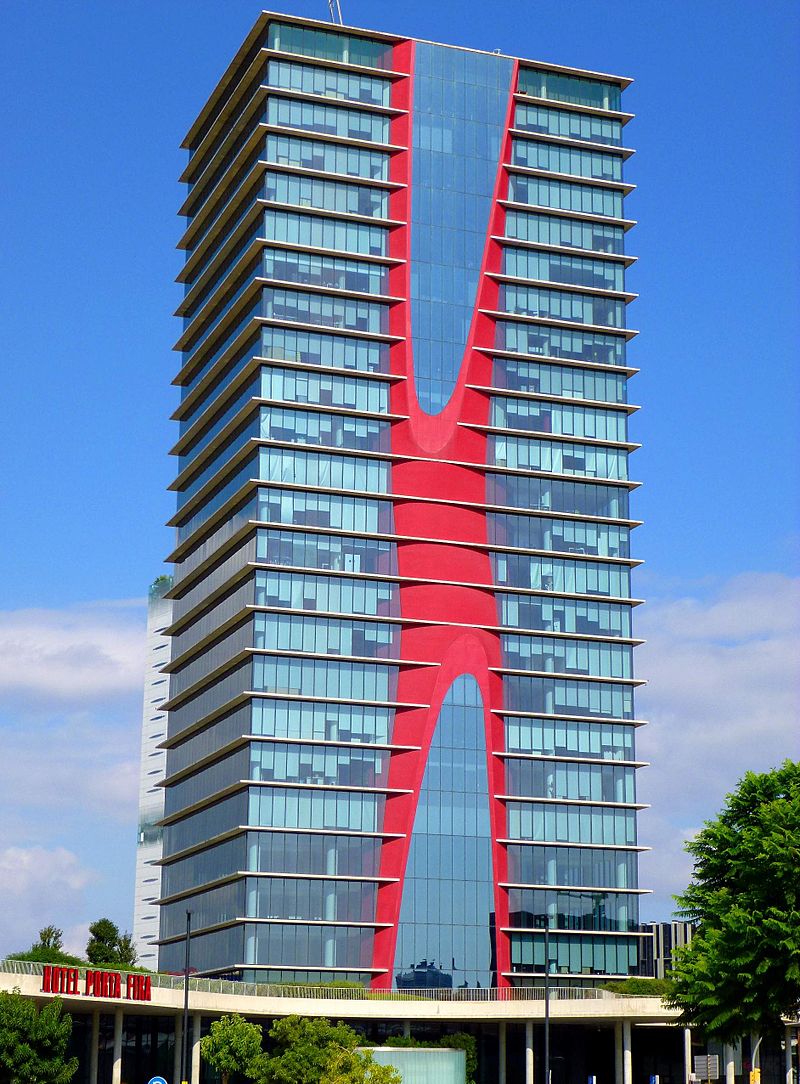Hospitalet_de_Llobregat_-_Plaza_de_Europa,_Torres_de_Toyo_Ito__BCN_5.JPG