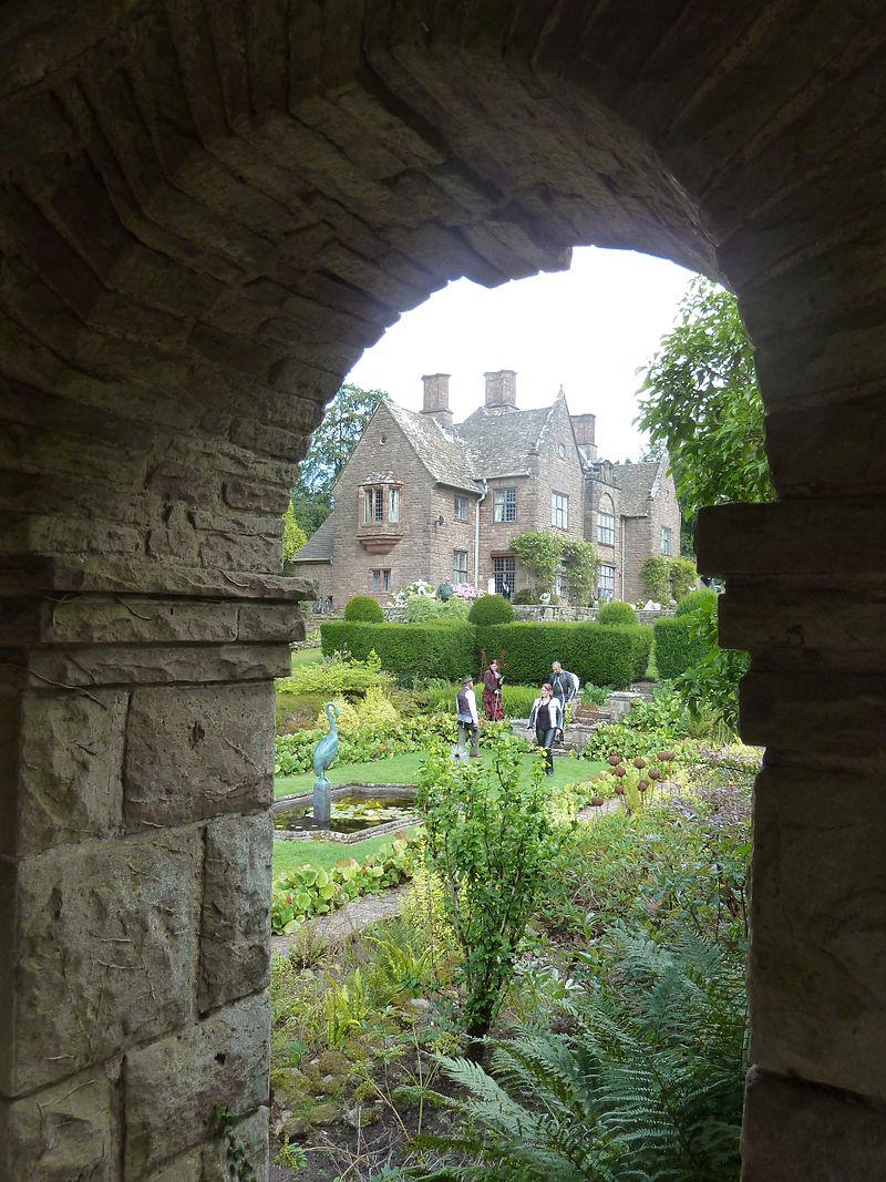 House,_from_inside_the_summerhouse,_Wyndcliffe_Court.jpg