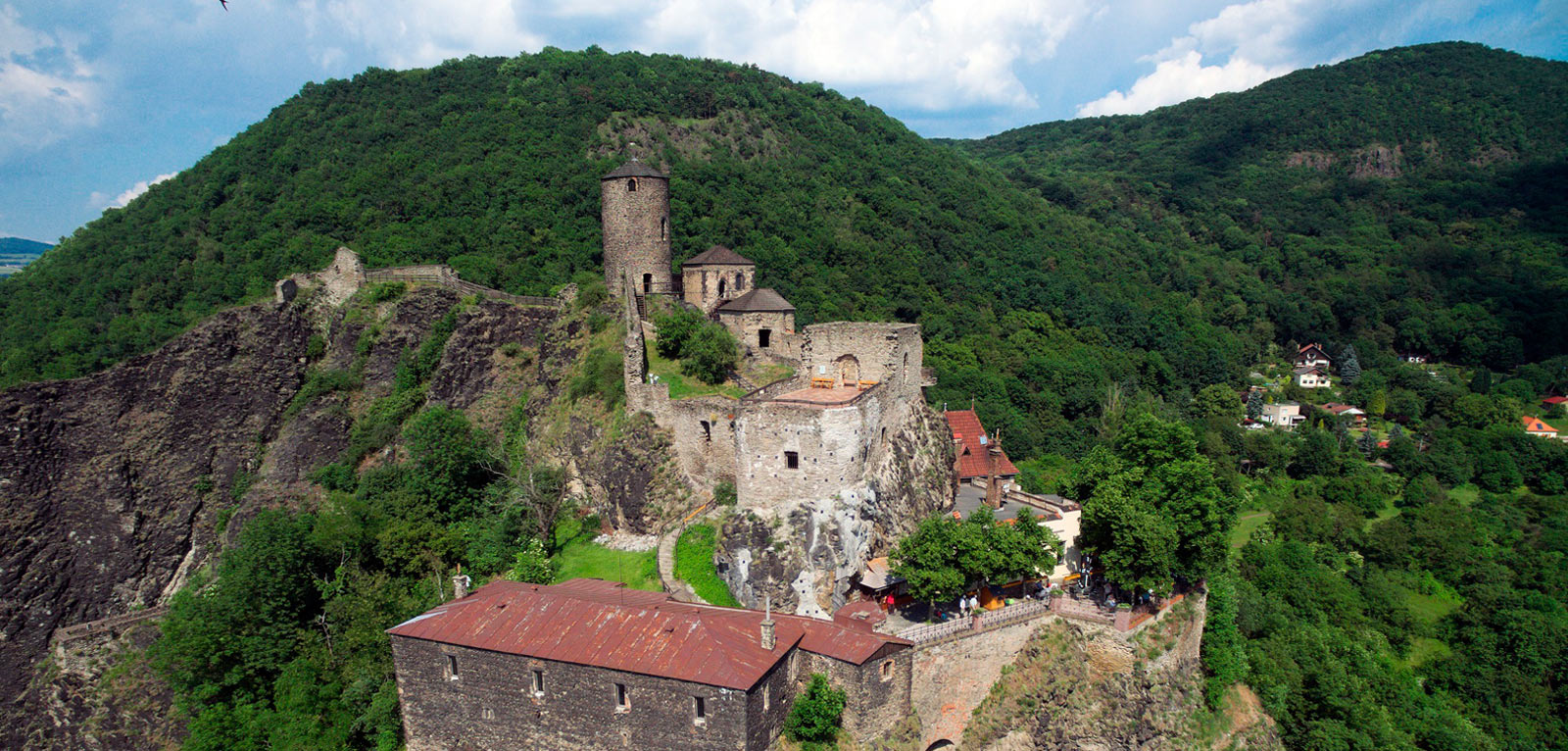 Hrad-Strekov-00.jpg
