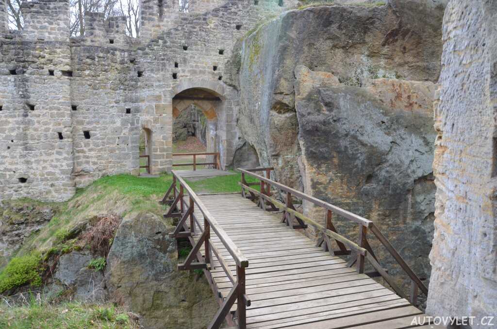 hrad_helfenburk_ostry_13.jpg