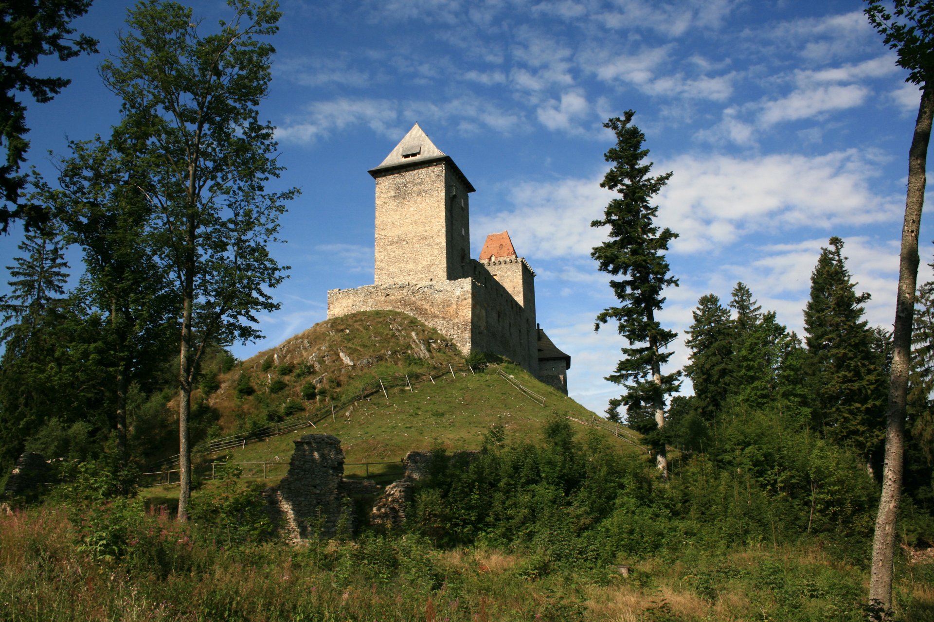 Hrad_Kašperk_(1).jpg