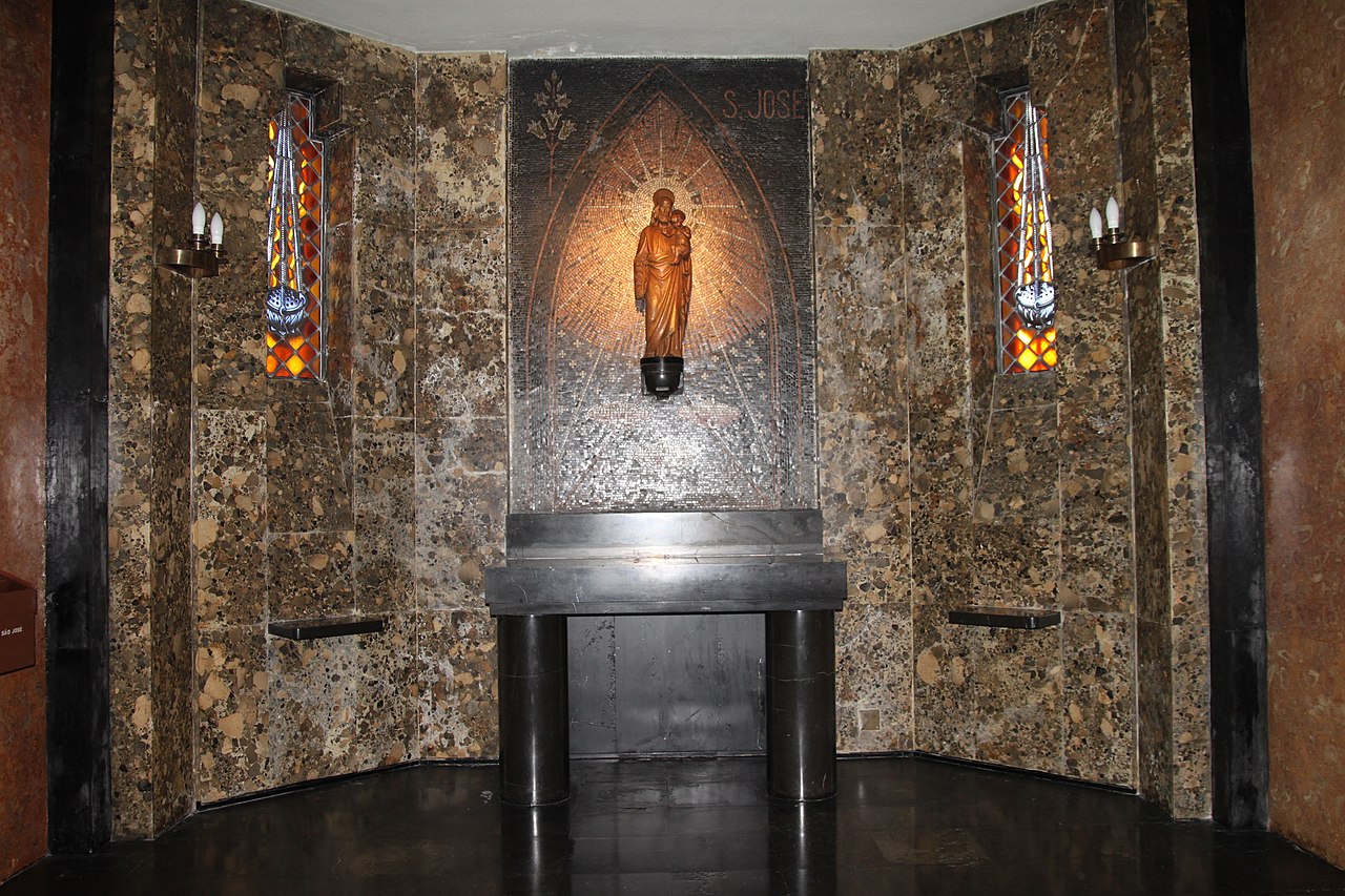 Igreja_de_Nossa_Senhora_de_Fátima_7779.jpg