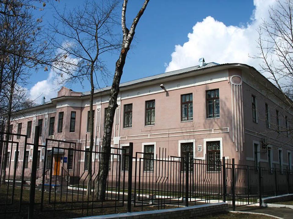 img_doma-dlya-rabochih-zavoda-po-ulice-institutskoj-.jpg
