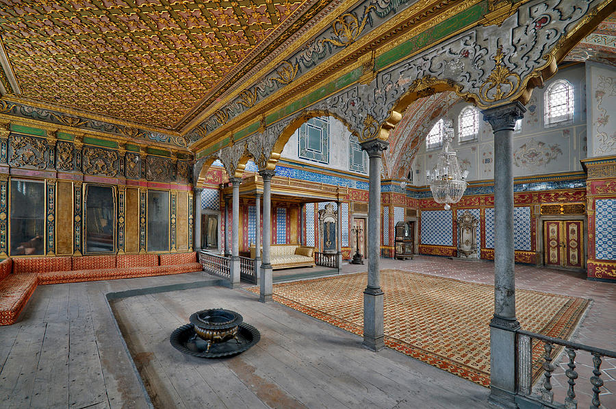 imperial-hall-of-harem-in-topkapi-palace-ayhan-altun.jpg