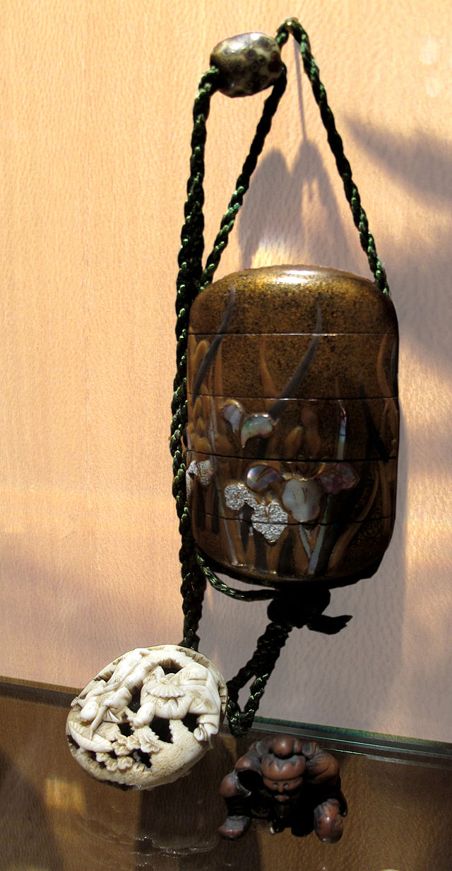 Inro_netsuke.Labit.jpg