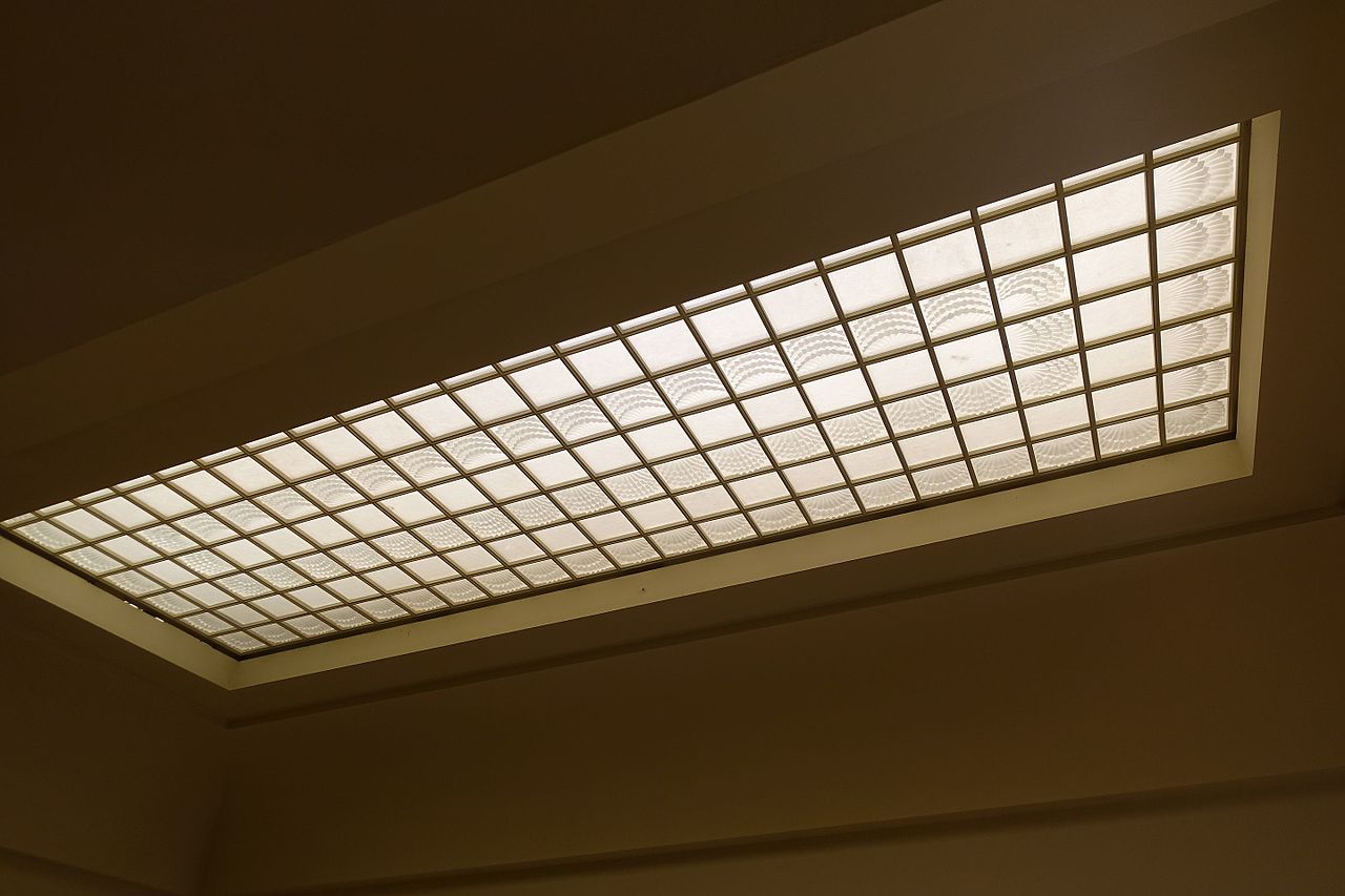 Interior_of_Casa_de_Serralves_(7).jpg